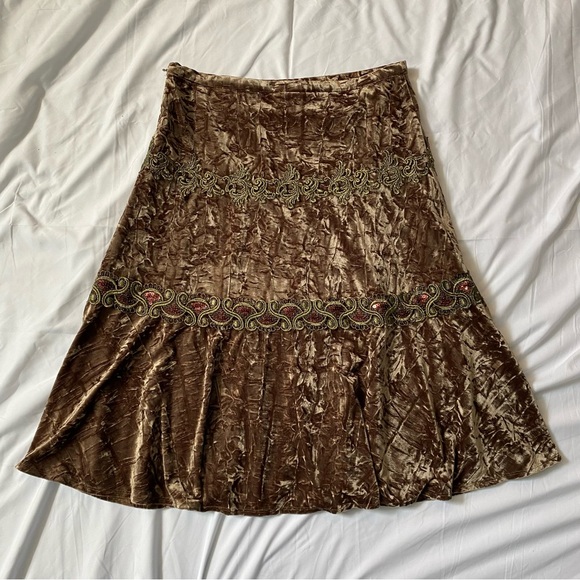 Vintage 90s 2000s green crushed velvet skirt, fairy boho vibe - Picture 2 of 9